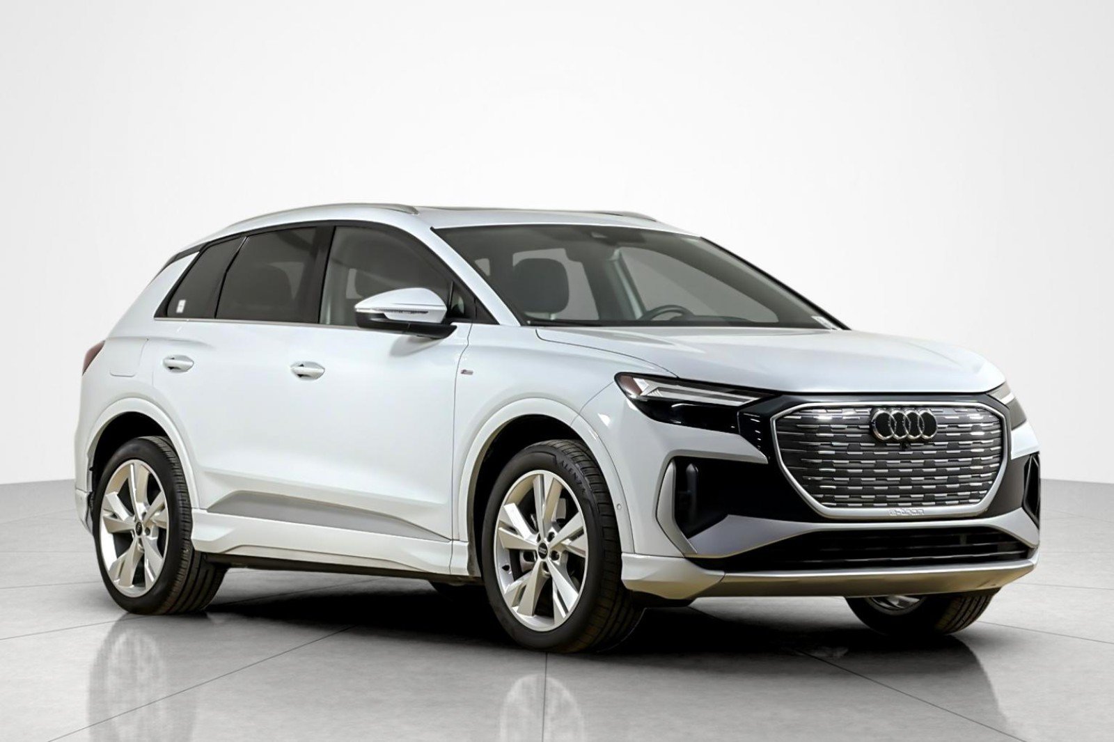 Certified 2023 Audi Q4 e-tron Premium Plus w/ Premium Plus AWD/4WD image 7