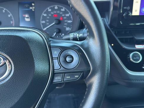 Certified 2025 Toyota Corolla SE image 17