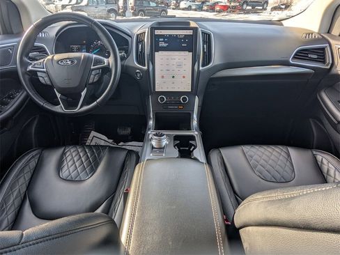 Used 2023 Ford Edge Titanium image 22