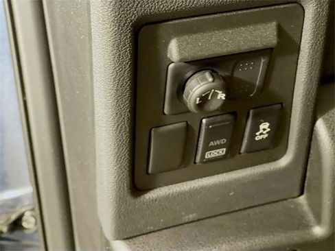 Used 2015 Nissan Rogue S w/ Convenience Package image 11