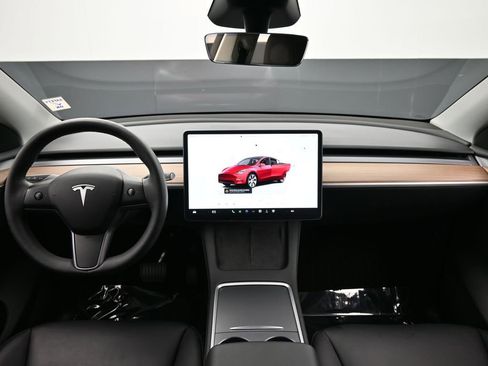 Used 2024 Tesla Model Y Long Range image 28