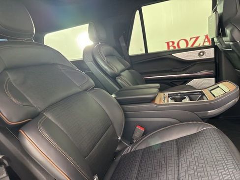 New 2025 Lincoln Navigator Black Label image 25