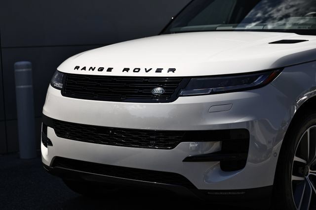 New 2027 Land Rover Range Rover Sport SE AWD/4WD image 2