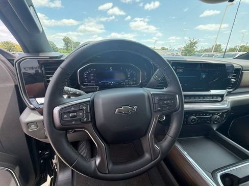 Certified 2024 Chevrolet Silverado 2500 High Country w/ Midnight Edition AWD/4WD image 13