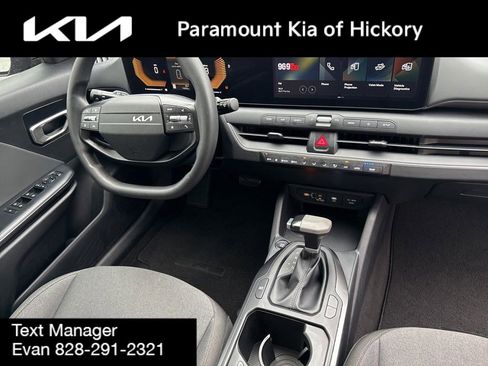 Used 2025 Kia K4 LX image 31