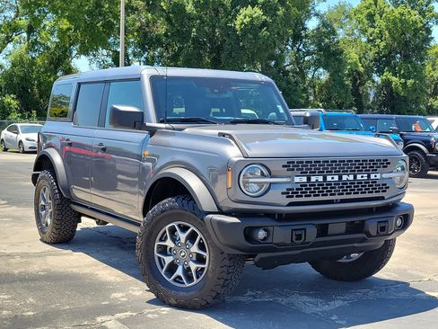 Certified 2025 Ford Bronco Badlands AWD/4WD image 2