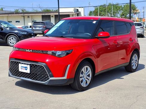 Certified 2023 Kia Soul LX image 3