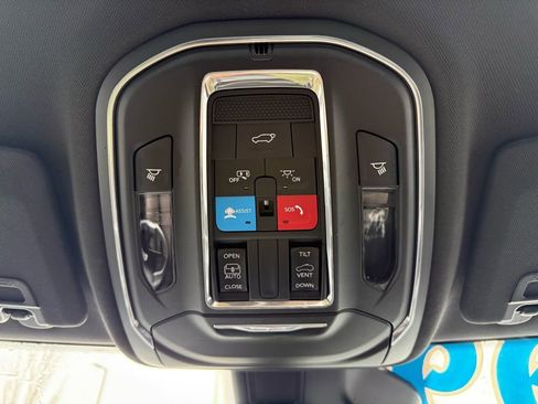 Certified 2023 Jeep Grand Cherokee Altitude image 24