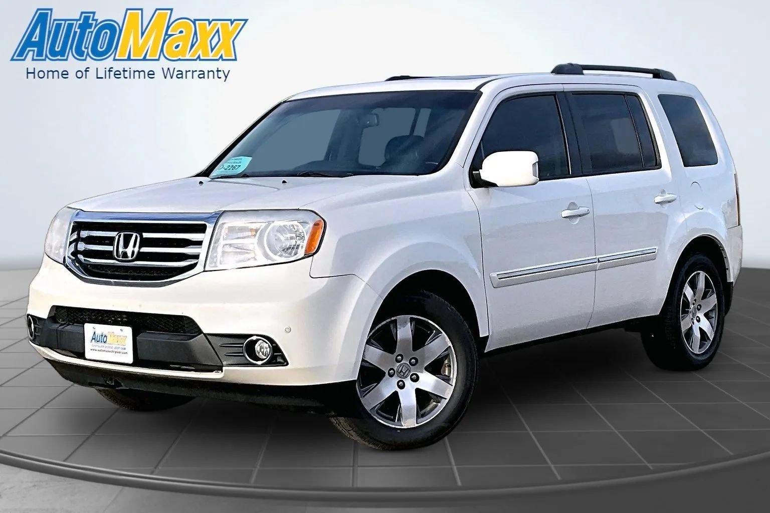 Used 2015 Honda Pilot Touring image 1