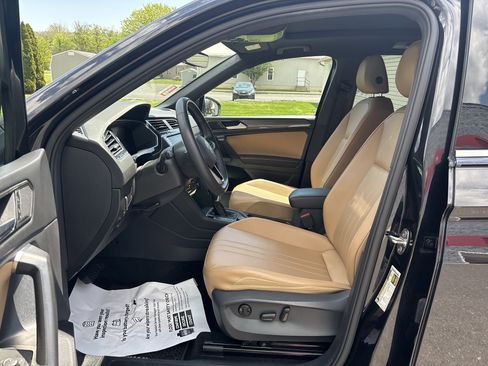 Used 2022 Volkswagen Tiguan SE AWD/4WD image 13