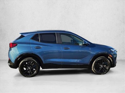 Used 2024 Buick Encore GX Sport Touring image 4