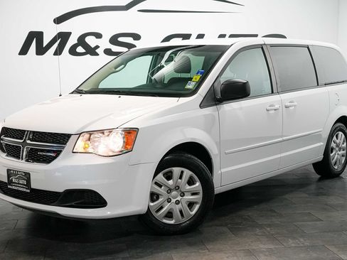 Used 2017 Dodge Grand Caravan SE w/ Power Window Group FWD image 2