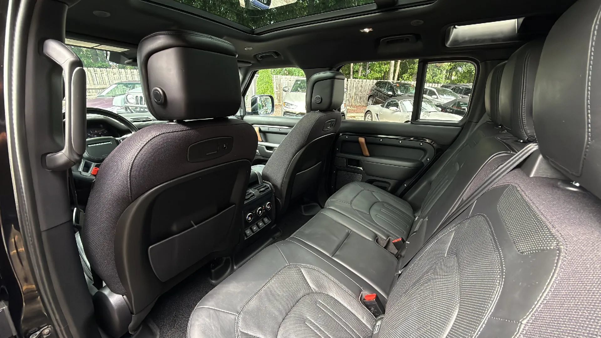 Used 2020 Land Rover Defender 110 X AWD/4WD image 19
