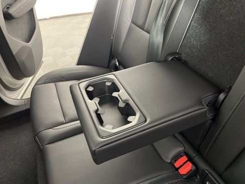 Used 2023 Volvo XC40 B5 Plus w/ Driver Assist Package AWD/4WD image 39