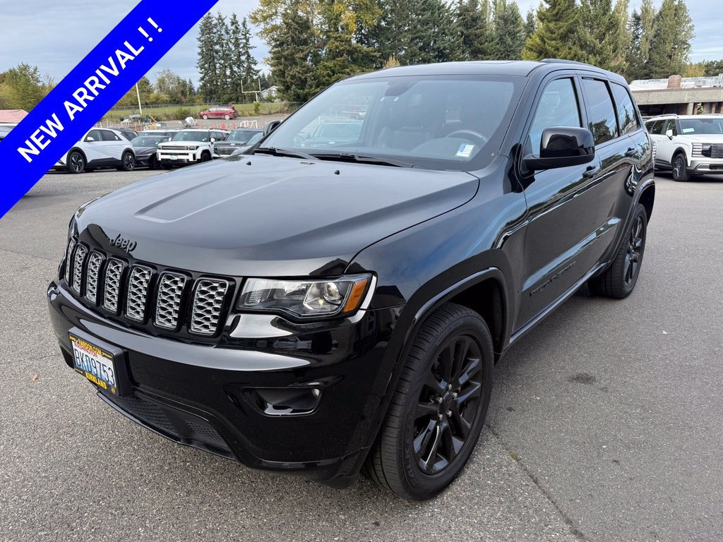 Used 2018 Jeep Grand Cherokee Altitude AWD/4WD image 1