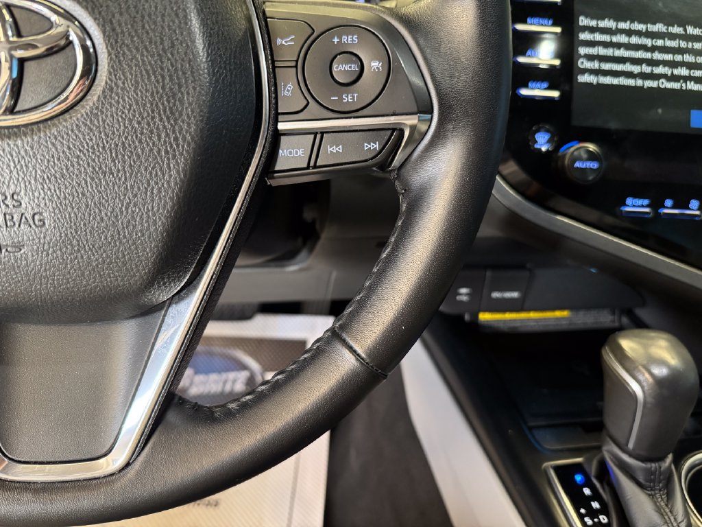 Used 2019 Toyota Camry XLE w/ Navigation Package FWD image 12
