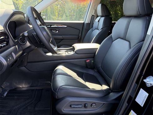 New 2025 Honda Pilot Touring image 25