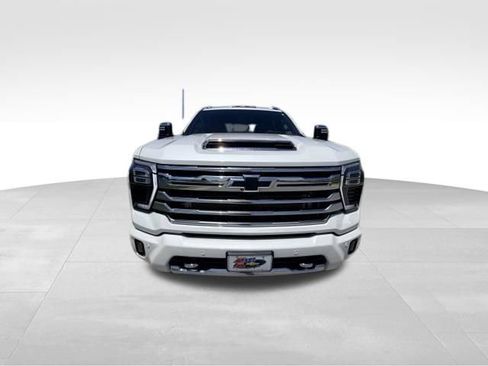 Used 2024 Chevrolet Silverado 3500 High Country w/ High Country Premium Package AWD/4WD image 2