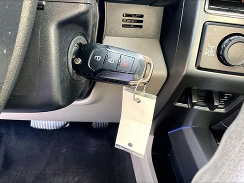 Used 2021 Ford F250 XLT w/ FX4 Off-Road Package image 13