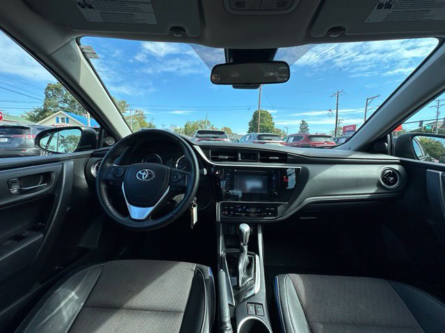 Used 2018 Toyota Corolla SE FWD image 19