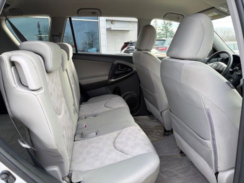 Used 2011 Toyota RAV4 2WD w/ Base L4 Extra Value Pkg image 19