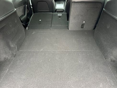 Used 2023 Tesla Model Y Performance image 12