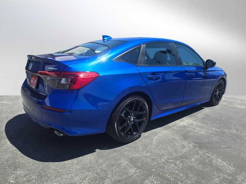 Used 2023 Honda Civic Sport image 3