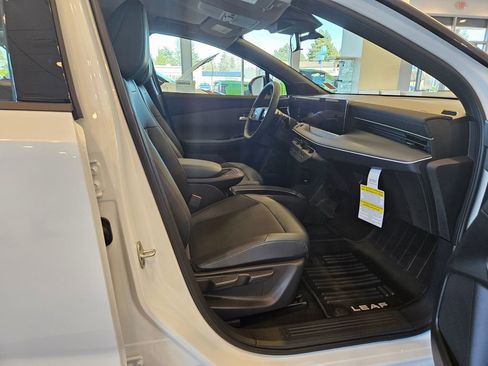 New 2026 Nissan Leaf SV+ image 24