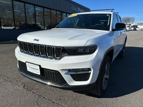 Used 2022 Jeep Grand Cherokee Limited 4xe image 12