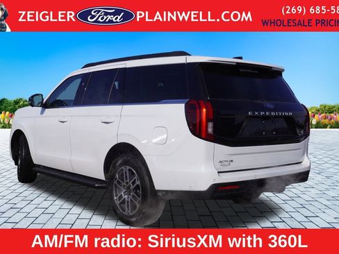 Used 2025 Ford Expedition Active image 3