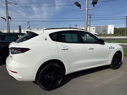 Certified 2022 Maserati Levante GT image 3