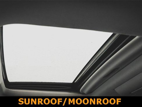 Used 2017 Chevrolet Suburban LT image 8