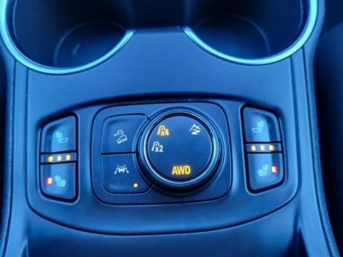 Used 2024 GMC Terrain SLT image 32