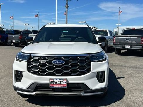 New 2026 Ford Explorer Platinum RWD image 8