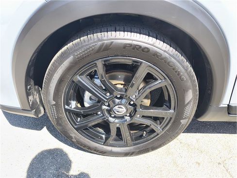 Used 2021 Nissan Kicks SR w/ Exterior Package FWD image 19