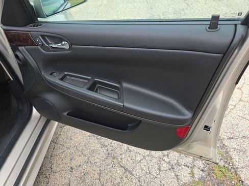 Used 2012 Chevrolet Impala LT FWD image 21