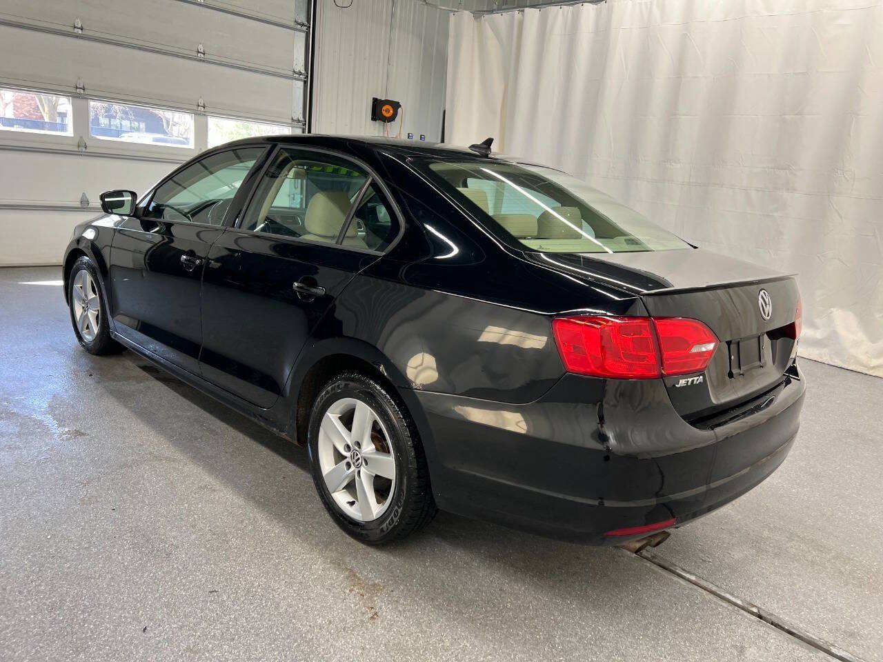 Used 2012 Volkswagen Jetta TDI FWD image 6