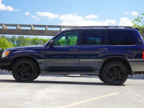 Used 2004 Toyota Land Cruiser AWD/4WD image 17
