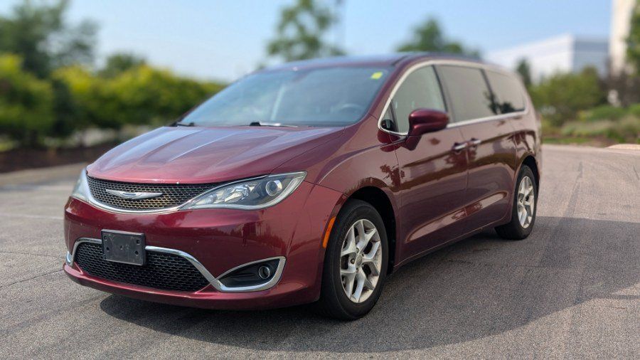 Used 2018 Chrysler Pacifica Touring Plus w/ Tire & Wheel Group FWD image 7
