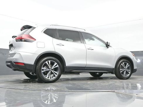 Used 2019 Nissan Rogue SV w/ Premium Package image 25