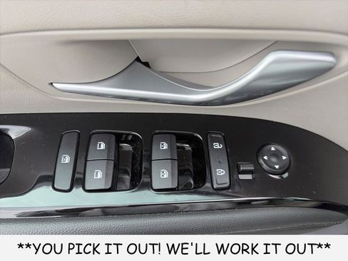 Used 2022 Hyundai Tucson SEL w/ Convenience + Premium Package FWD image 10