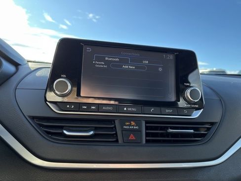 Used 2024 Nissan Altima 2.5 S image 37