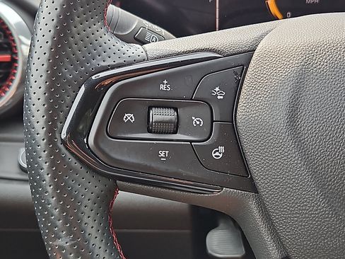 Used 2024 Chevrolet Trax RS FWD image 20