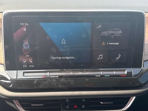 Used 2025 Volkswagen Atlas SE FWD image 19