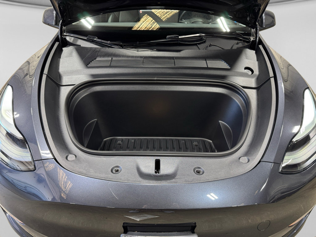 Used 2025 Tesla Model Y Long Range RWD image 24