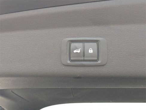 Used 2025 Mitsubishi Outlander SE image 25