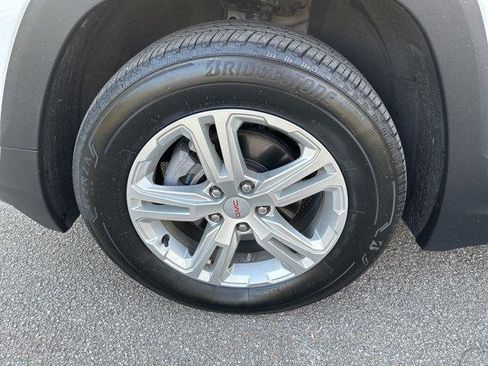 Used 2024 GMC Terrain SLE image 30