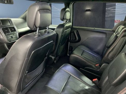 Used 2019 Dodge Grand Caravan GT FWD image 17