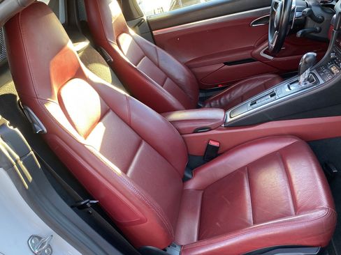 Used 2018 Porsche 718 Boxster image 17