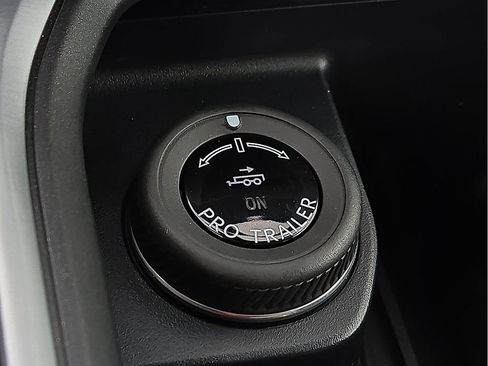 Used 2025 Ford Expedition Max Active image 17